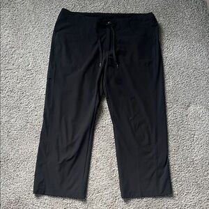 Patagonia Black Performance Drawstring Capris